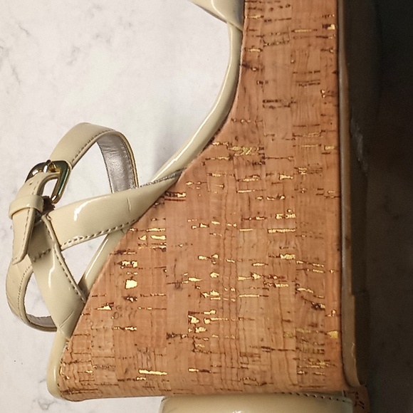 Strappy platforms - Picture 2 of 5